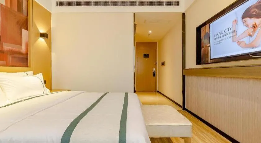 Bed in City Comfort Inn Chengdu Wenjiang Zhujiang Square Guanghua Park Metro Station