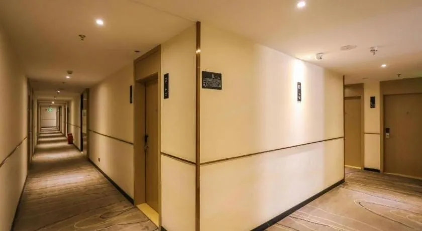 City Comfort Inn Chengdu Wenjiang Zhujiang Square Guanghua Park Metro Station