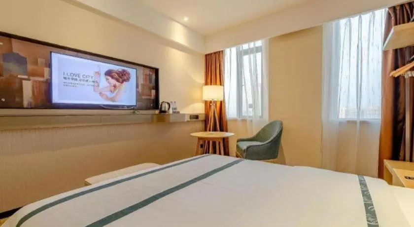 Bed in City Comfort Inn Chengdu Wenjiang Zhujiang Square Guanghua Park Metro Station