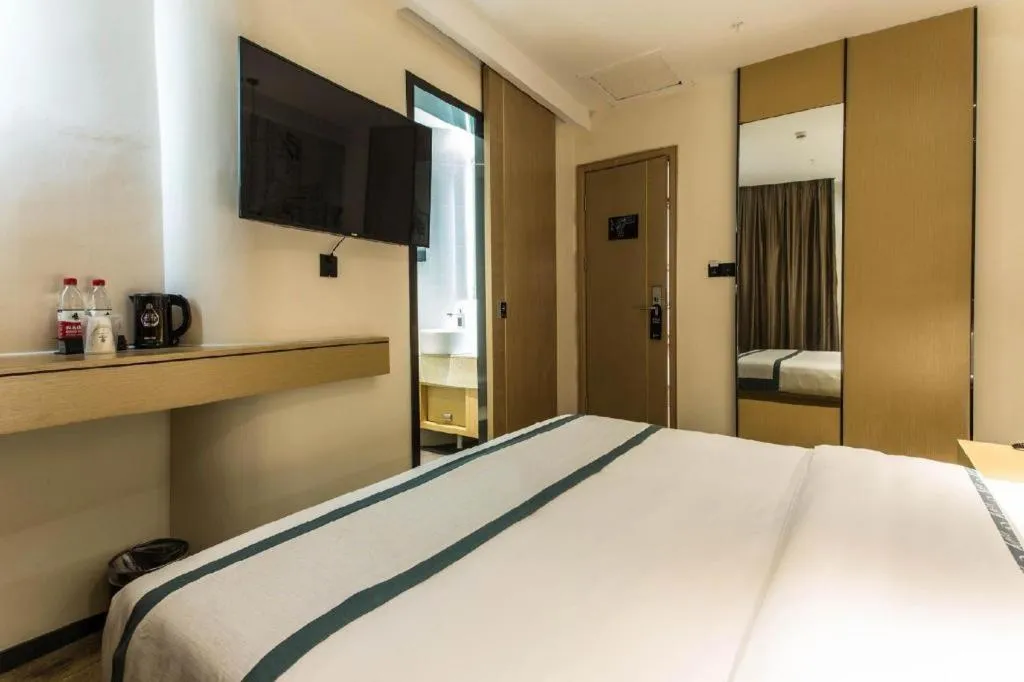 Bed in City Comfort Inn Liuzhou Liucheng