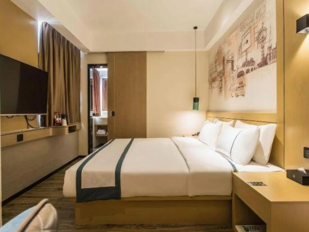 Bed in City Comfort Inn Liuzhou Liucheng