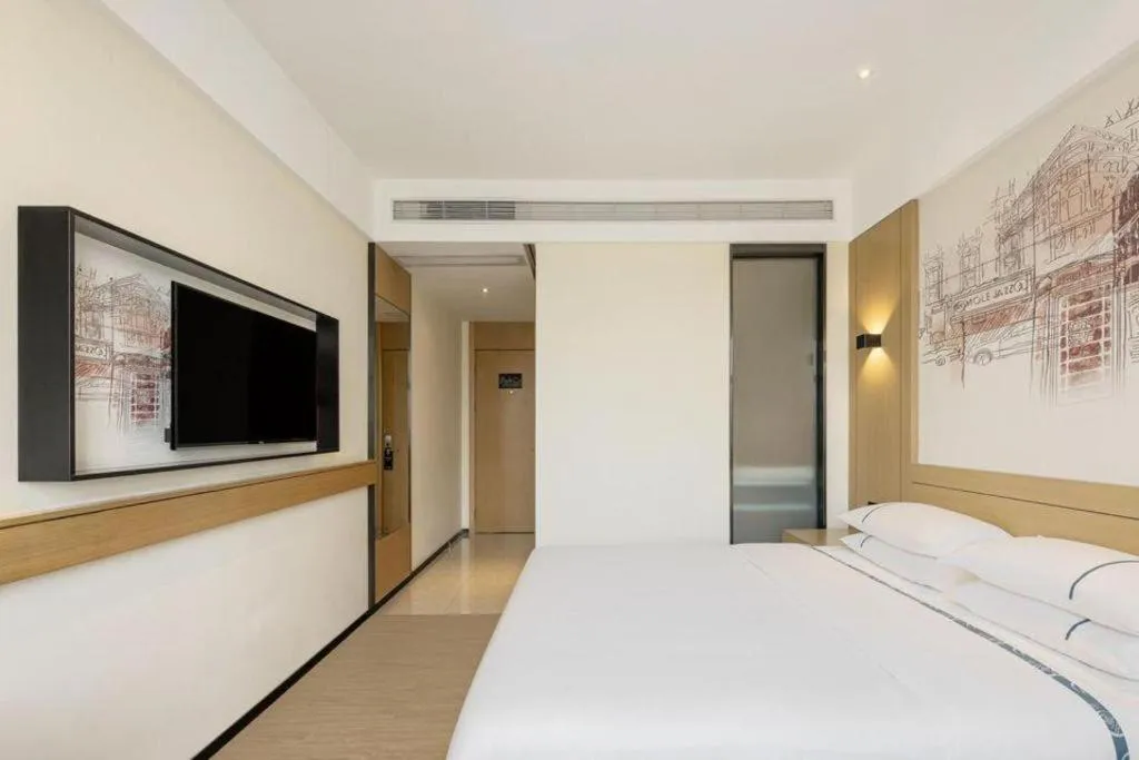 Bed in City Comfort Inn Liuzhou Longtan Park Ma'anshan Baiyun