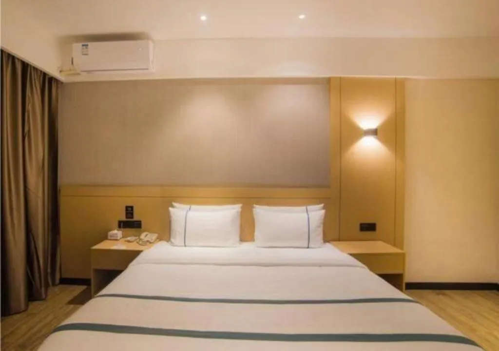Bed in City Comfort Inn Liuzhou Longtan Park Ma'anshan Baiyun