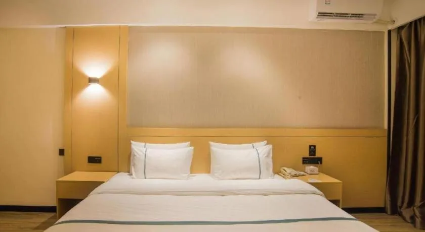 Bed in City Comfort Inn Liuzhou Longtan Park Ma'anshan Baiyun