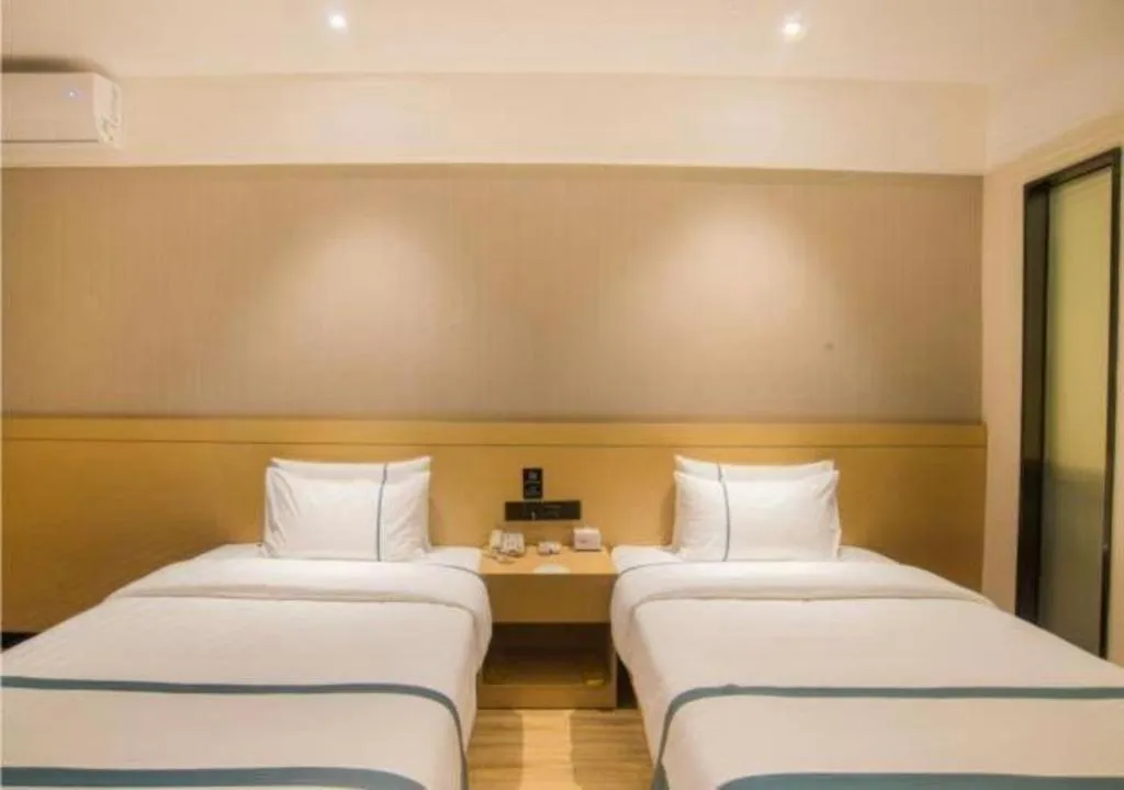 Bed in City Comfort Inn Liuzhou Longtan Park Ma'anshan Baiyun