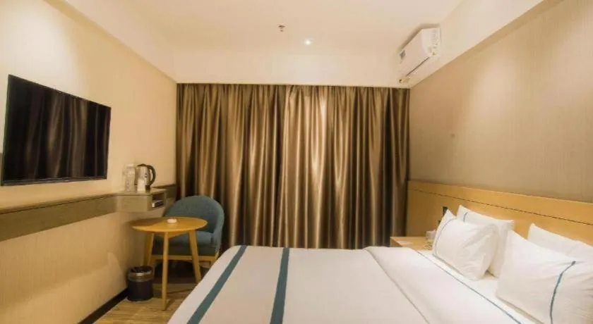 Bed in City Comfort Inn Liuzhou Longtan Park Ma'anshan Baiyun