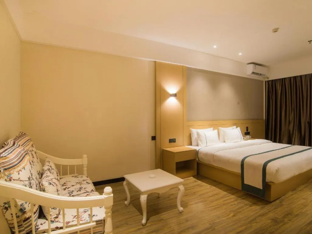 Bed in City Comfort Inn Liuzhou Longtan Park Ma'anshan Baiyun