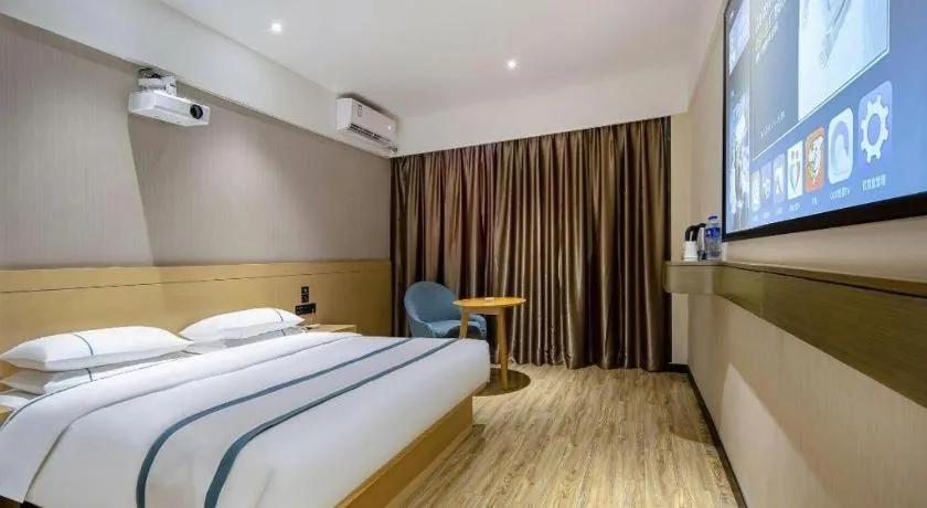 Bed in City Comfort Inn Liuzhou Longtan Park Ma'anshan Baiyun