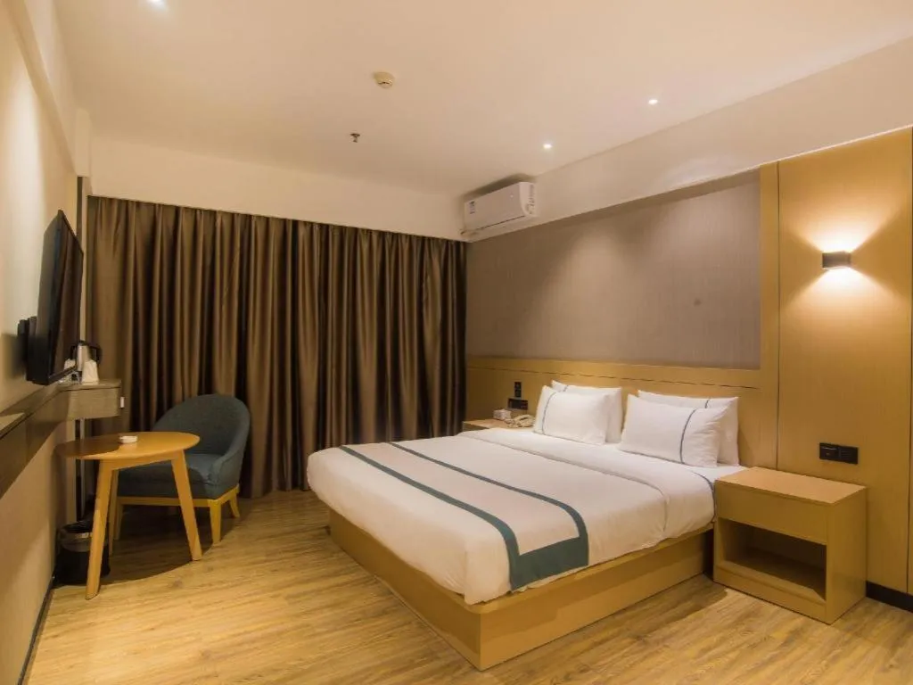 Bed in City Comfort Inn Liuzhou Longtan Park Ma'anshan Baiyun