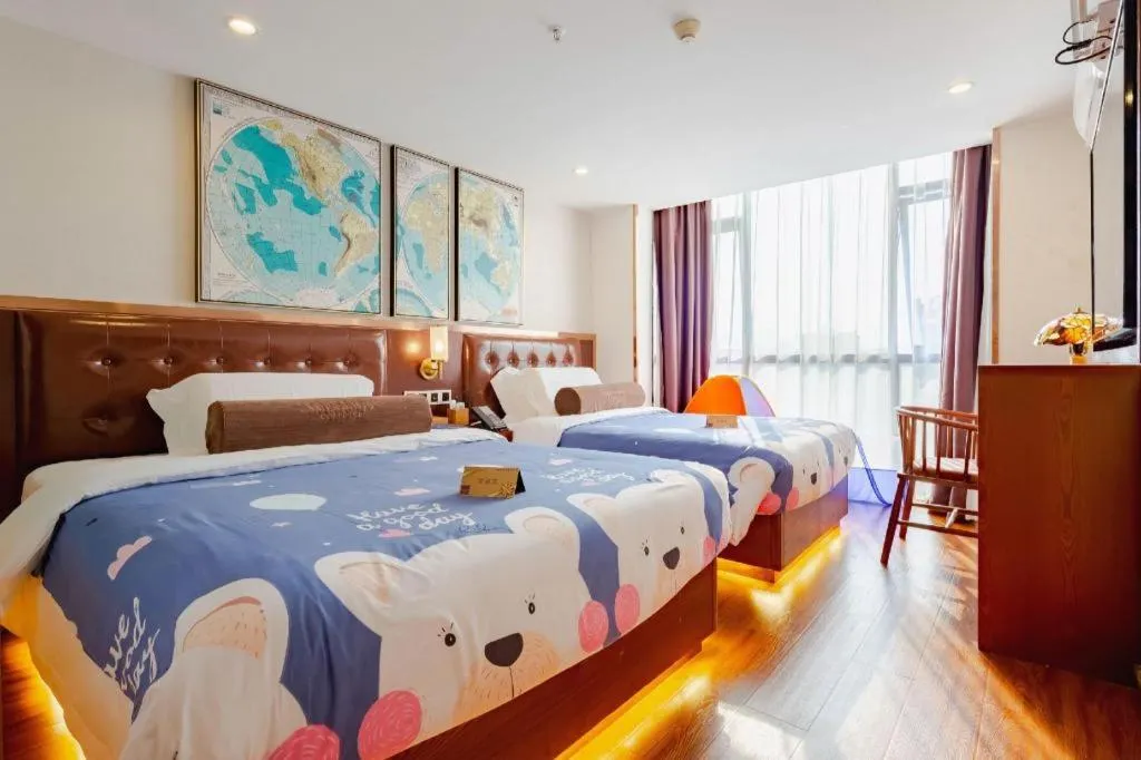 Bed in James Joyce Coffetel Guilin Railway Station Xiangbi Mountain Liangjiang Sihu Wharf