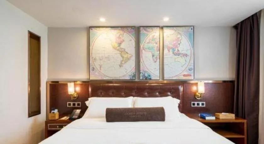 Bed in James Joyce Coffetel Guilin Railway Station Xiangbi Mountain Liangjiang Sihu Wharf