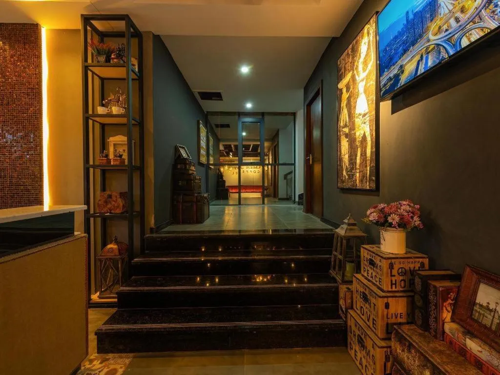 James Joyce Coffetel Guilin Railway Station Xiangbi Mountain Liangjiang Sihu Wharf