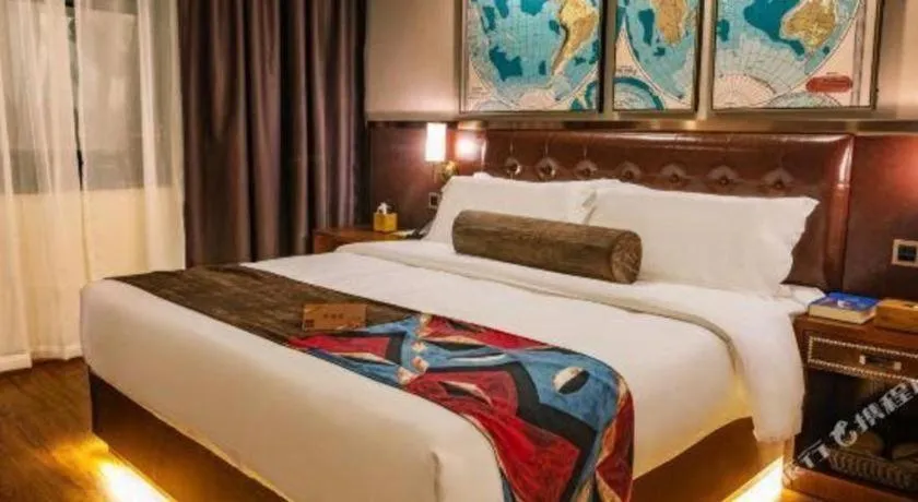 Bed in James Joyce Coffetel Guilin Railway Station Xiangbi Mountain Liangjiang Sihu Wharf