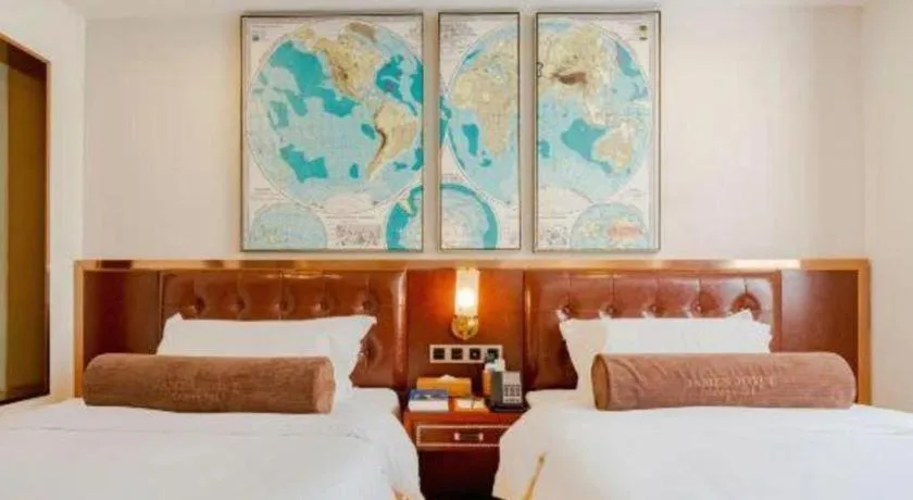 Bed in James Joyce Coffetel Guilin Railway Station Xiangbi Mountain Liangjiang Sihu Wharf