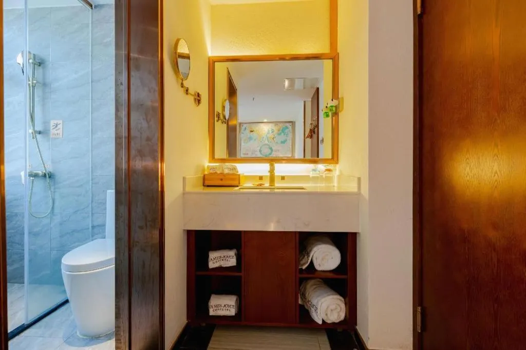 James Joyce Coffetel Guilin Railway Station Xiangbi Mountain Liangjiang Sihu Wharf