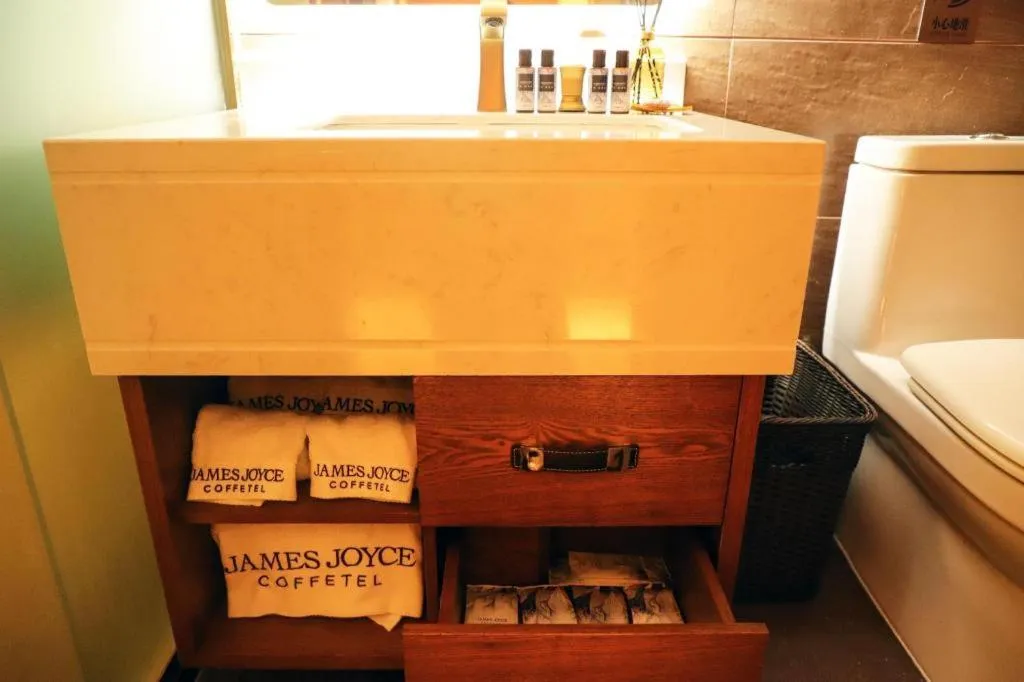 James Joyce Coffetel Kunming Railway Station Huancheng Nan Road Metro Station