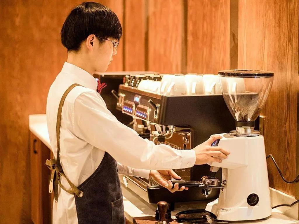 James Joyce Coffetel Xinyang Municipal Government Railway Station