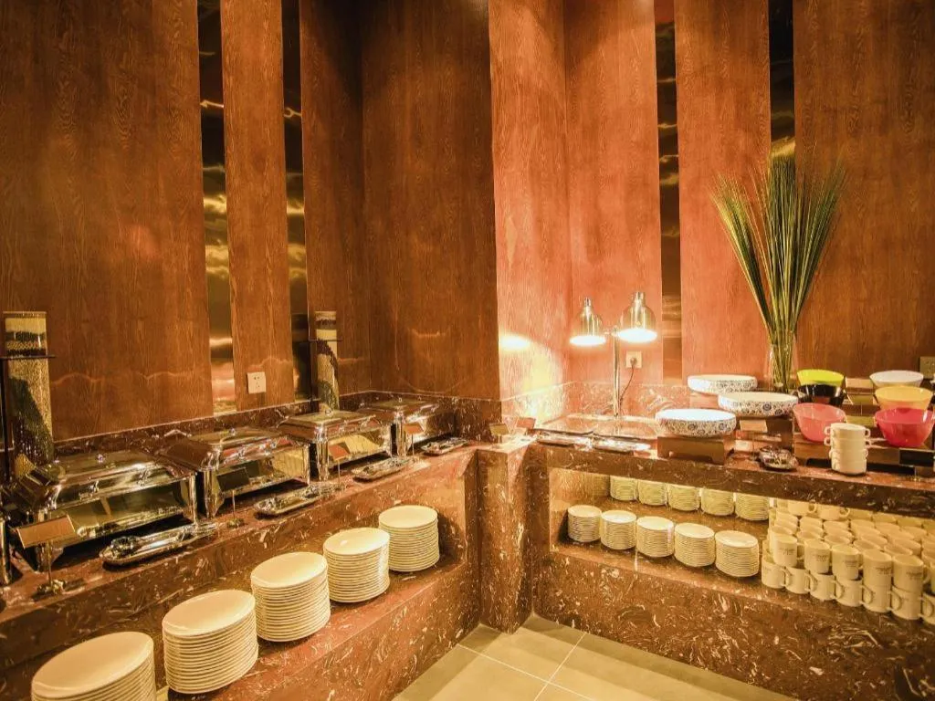 James Joyce Coffetel Xinyang Municipal Government Railway Station