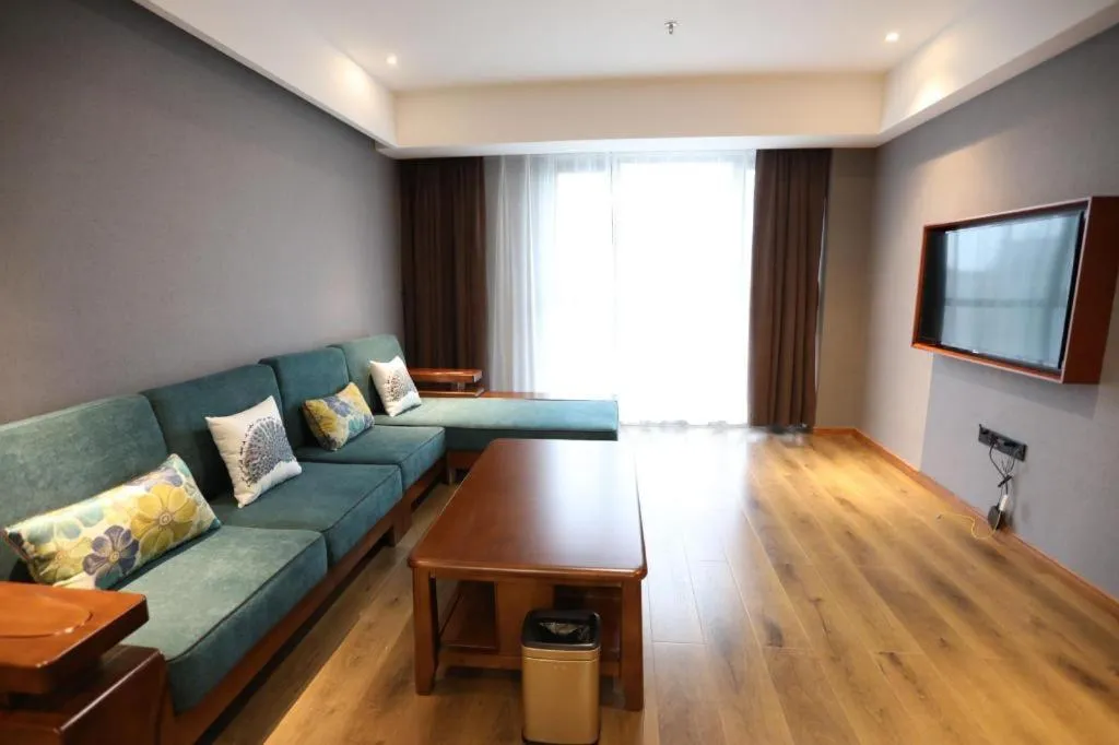 James Joyce Coffetel Xinyang Municipal Government Railway Station