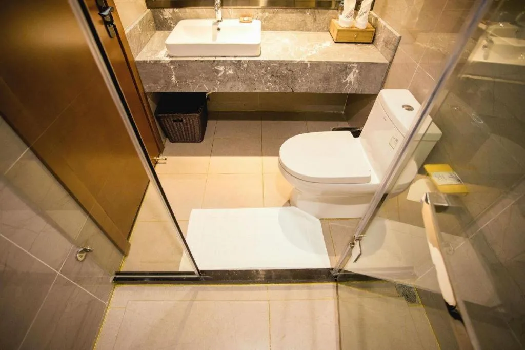 James Joyce Coffetel Xinyang Municipal Government Railway Station