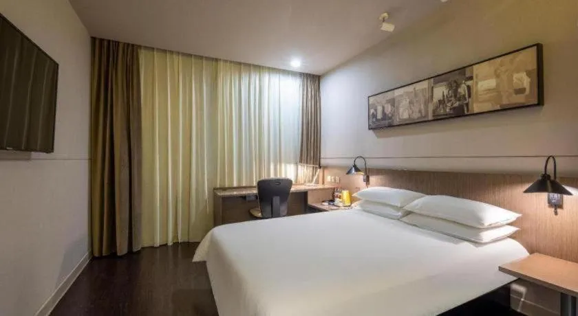 Bed in Jinjiang Inn Select Heze Wanxiang Plaza Guiling Road