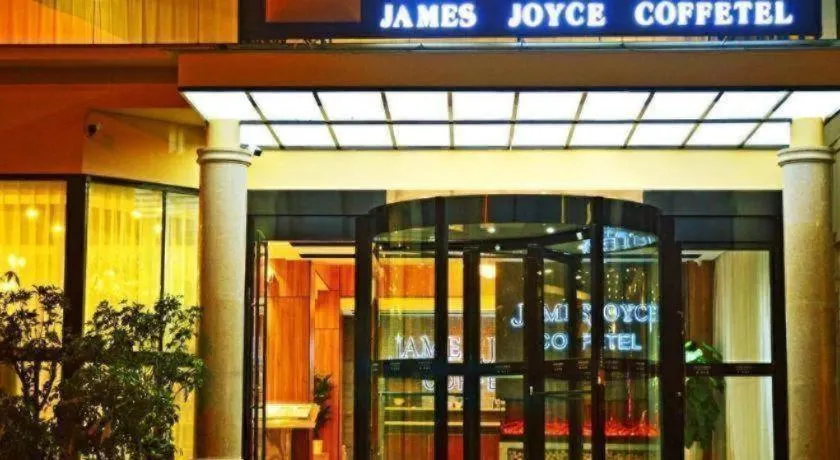 James Joyce Coffetel Lijiang Ancient City Dashuiche