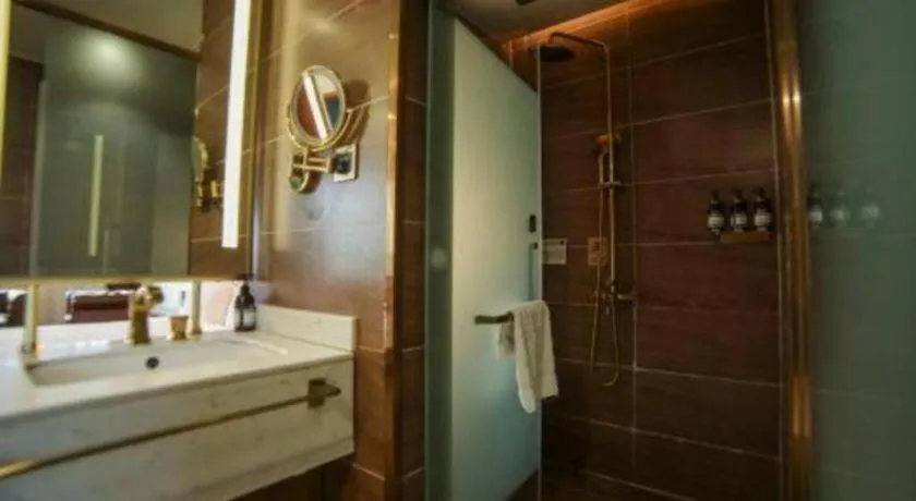 James Joyce Coffetel Lijiang Ancient City Dashuiche