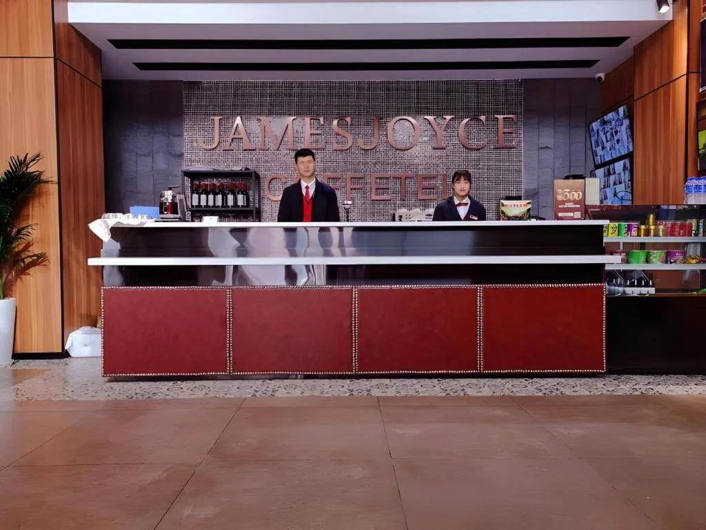 James Joyce Coffetel Lijiang Ancient City Dashuiche