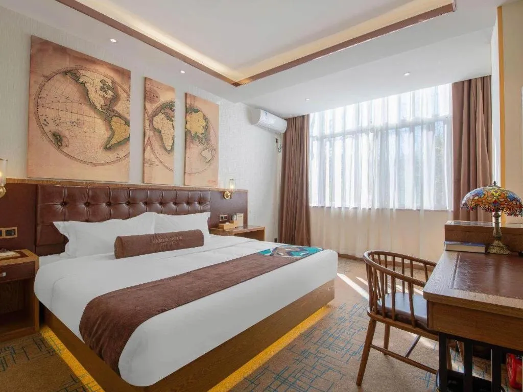 Bed in James Joyce Coffetel Lijiang Ancient City Dashuiche