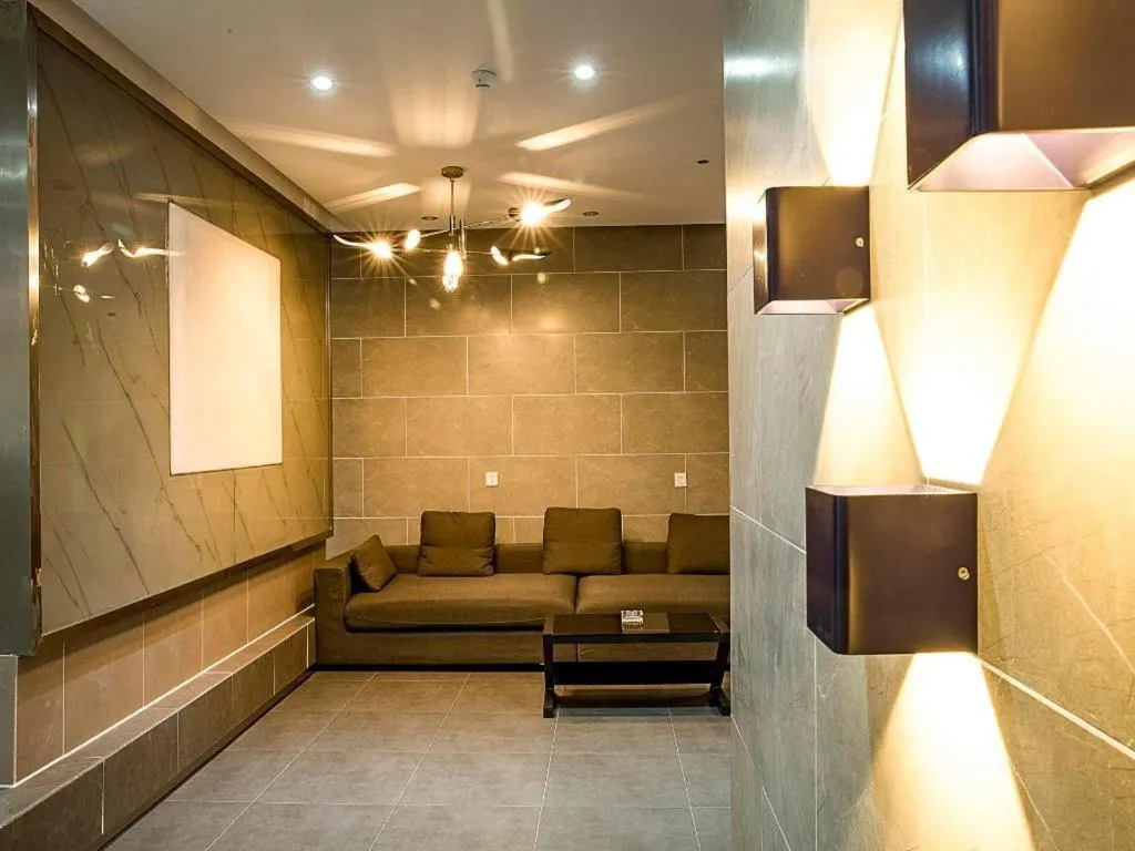 7 Days Premium Hotel Guiyang Huanghe Road Qing Shuijiang Metro Station