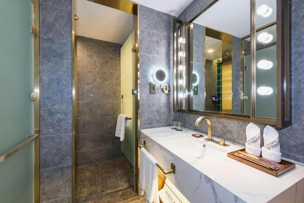 James Joyce Coffetel Tianjing First Central Hospital Nankai University