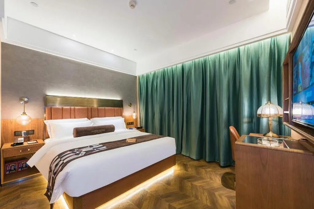 Bed in James Joyce Coffetel Tianjing First Central Hospital Nankai University