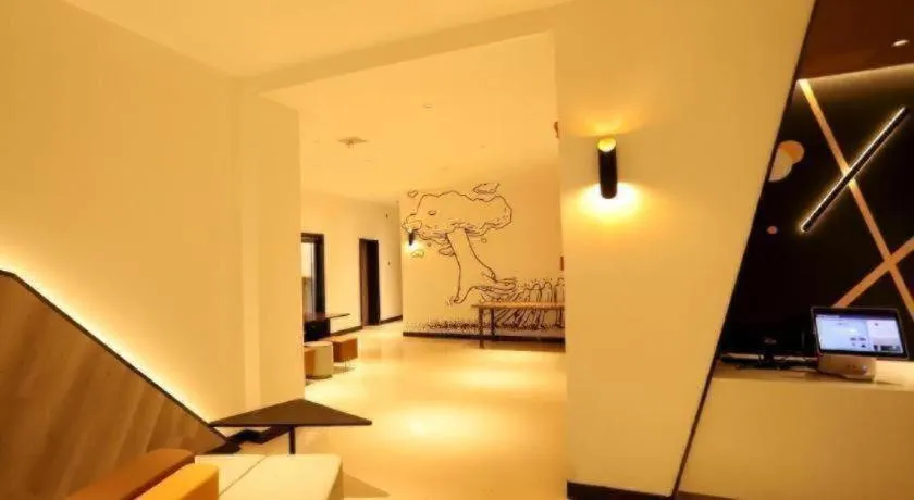 IU Hotel Xianning Railway Station