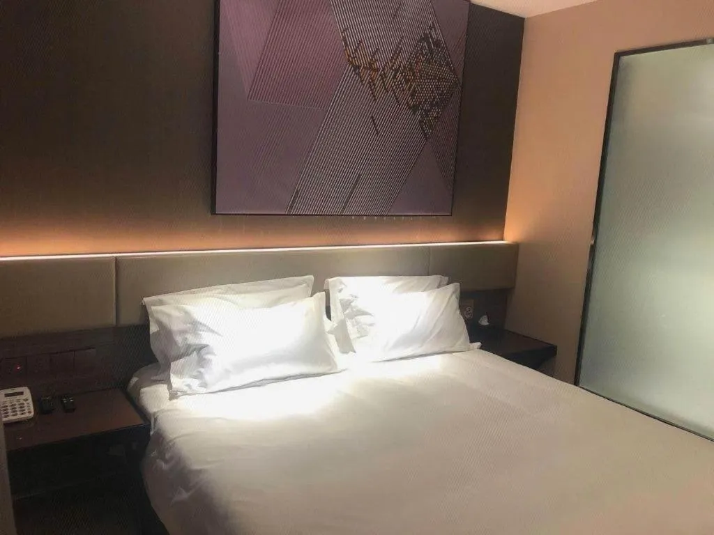 Bed in IU Hotel Lanzhou New District Airport Ruiling International