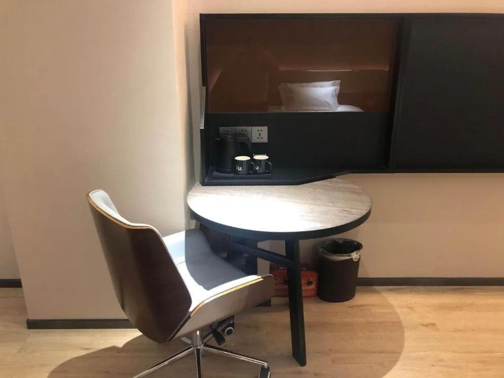 IU Hotel Lanzhou New District Airport Ruiling International