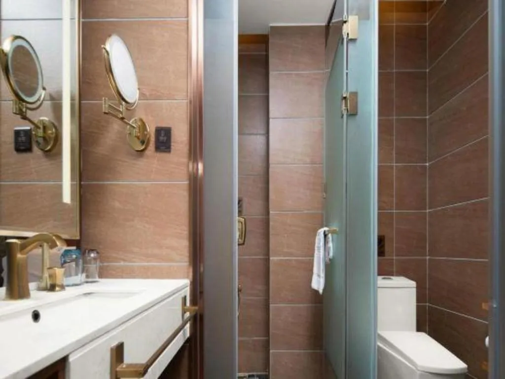 James Joyce Coffetel Luoyang Longmen High-speed Railway Station Baolong Plaza