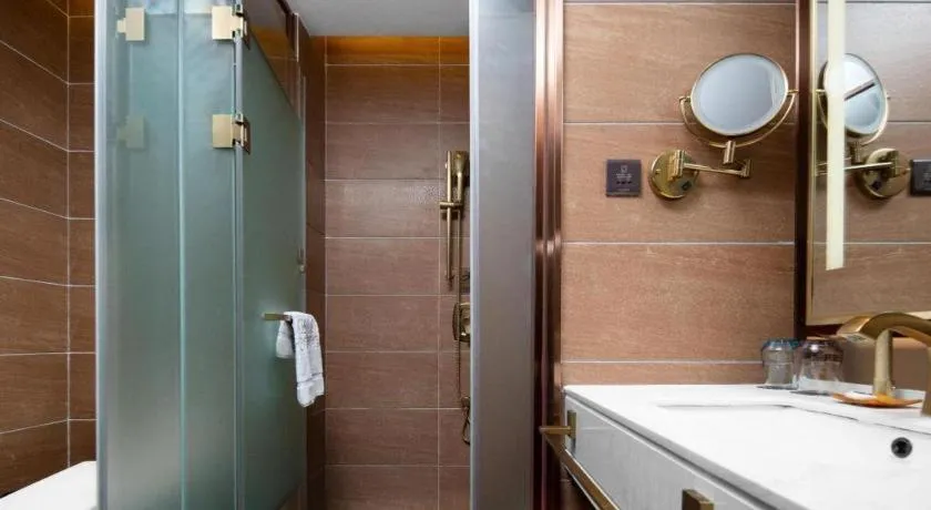 James Joyce Coffetel Luoyang Longmen High-speed Railway Station Baolong Plaza