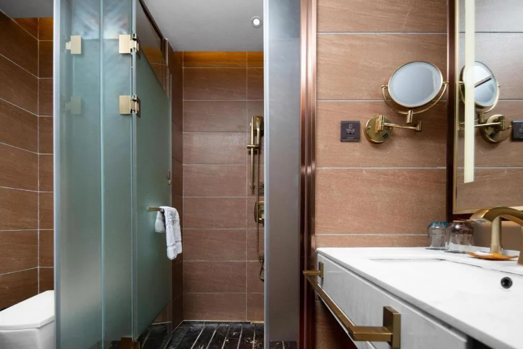 James Joyce Coffetel Luoyang Longmen High-speed Railway Station Baolong Plaza