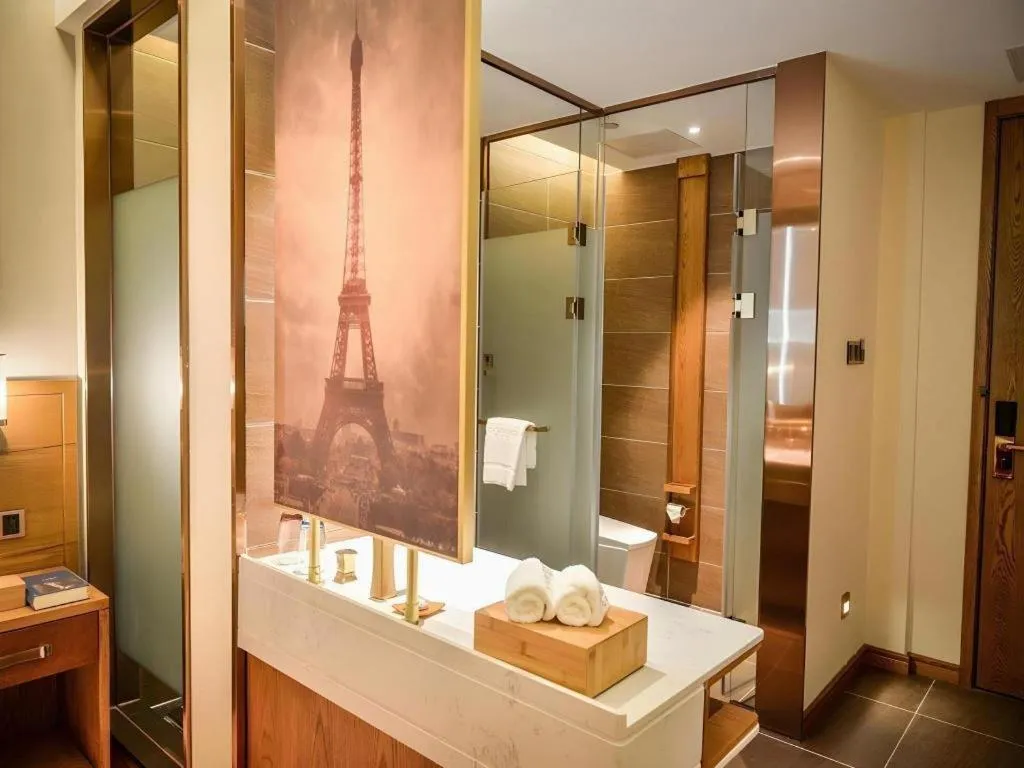 James Joyce Coffetel Luoyang Longmen High-speed Railway Station Baolong Plaza