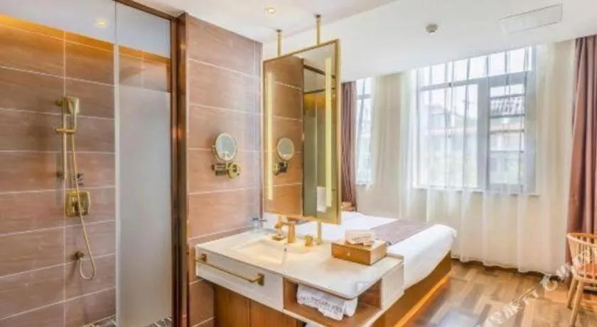 James Joyce Coffetel Luoyang Longmen High-speed Railway Station Baolong Plaza