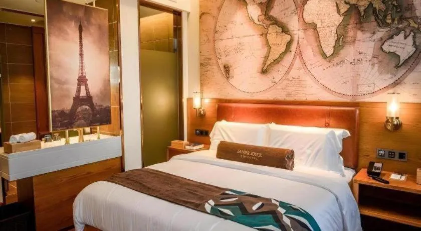 Bed in James Joyce Coffetel Luoyang Longmen High-speed Railway Station Baolong Plaza