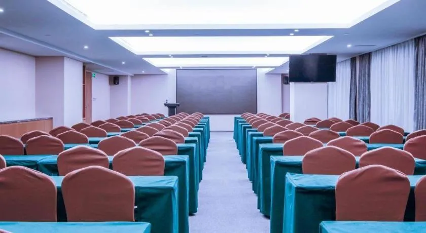 Xana Lite Huizhou Railway Station