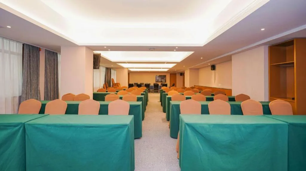 Xana Lite Huizhou Railway Station