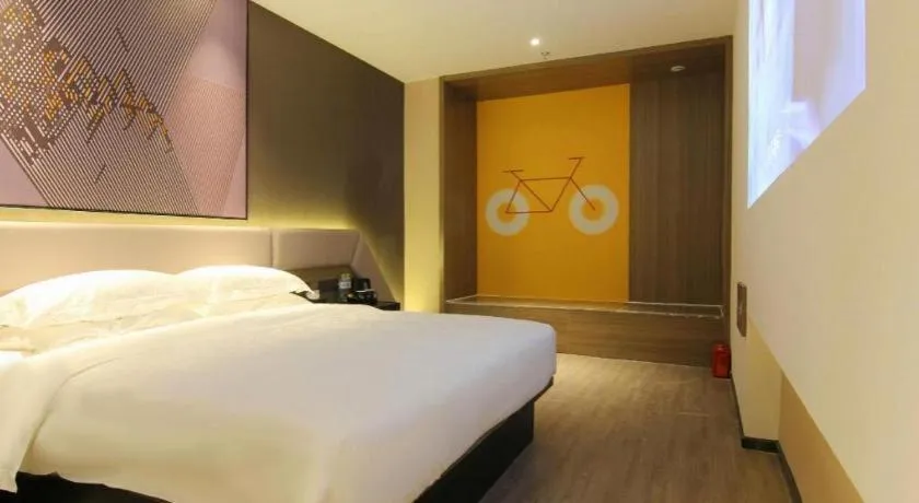 Bed in IU Hotel Chongqing Airport T3 Terminal