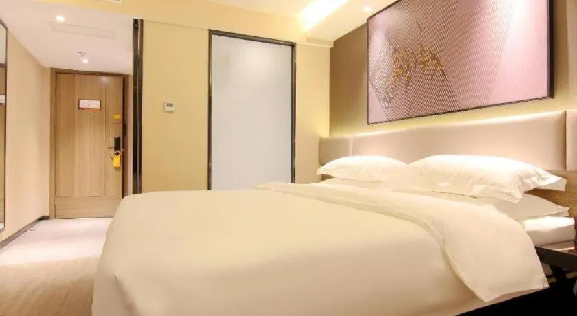 Bed in IU Hotel Chongqing Airport T3 Terminal