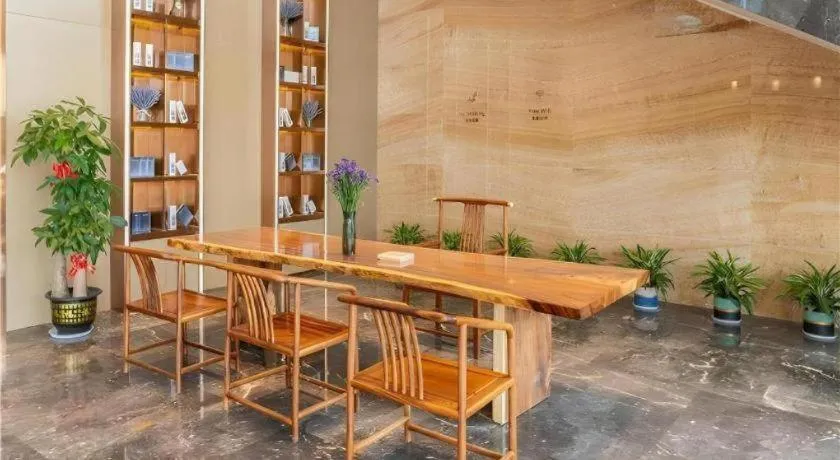 Lavande Hotel Huazhou Beijing Road