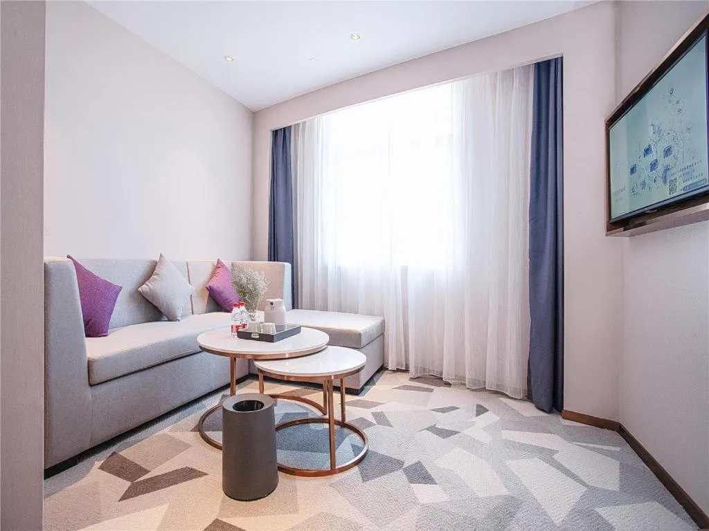 Lavande Hotel Huazhou Beijing Road