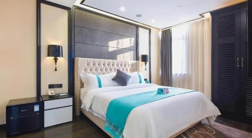 Bed in Xana Lite Hotelle Tianjin Huaming Binhai International Airport