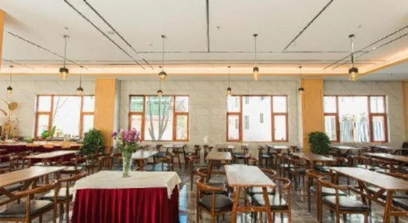 GreenTree Eastern Hotel Yunnan Shangri-La Yangtang Road