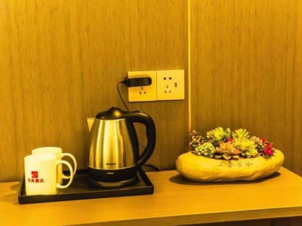 Shell Hotel Nanyang High-Speed Railway Station Jiangying Airport Huayaocheng